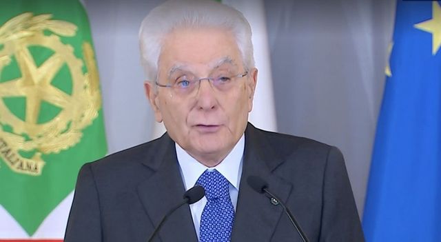 Mattarella, gli atti contro l'informazione sono eversivi