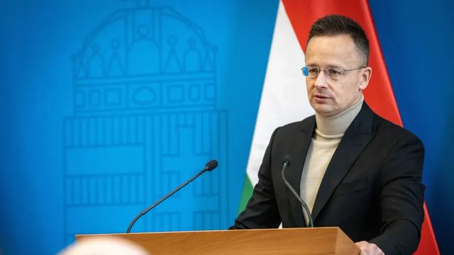 Szijjártó Péter: három nappal a magyar választás után akarják kezdeményezni az orosz kőolaj kitiltását