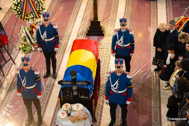 Fostul selecționer Mircea Lucescu, înmormântat cu onoruri militare la București