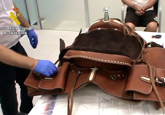 Intervenidos en Guadalajara más de cinco kilos de cocaína escondidos en una silla de montar