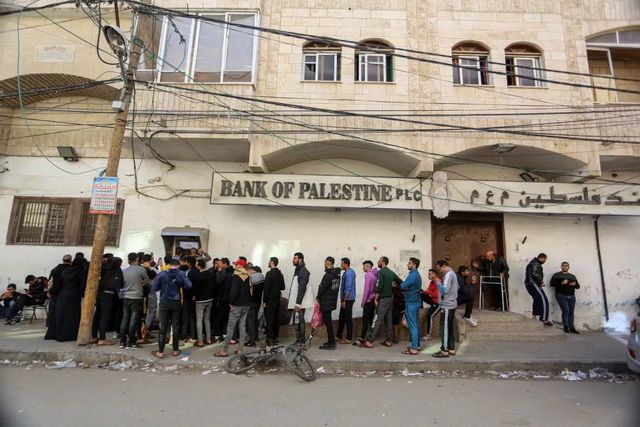 Grupări armate au furat 66 de milioane de euro de la Banca Palestinei - Le Monde