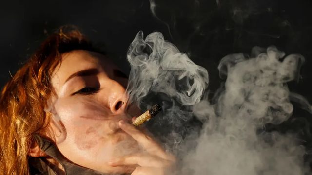 El consumo de cannabis aumenta «sustancialmente» el riesgo de infarto, incluso entre jóvenes sanos