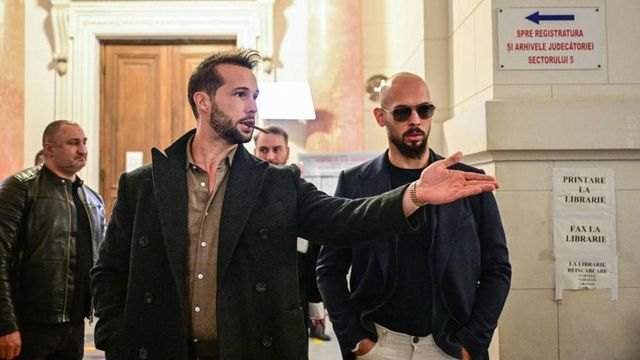 L'influencer della 'manosfera' Andrew Tate e il fratello Tristan arrestati a Miami