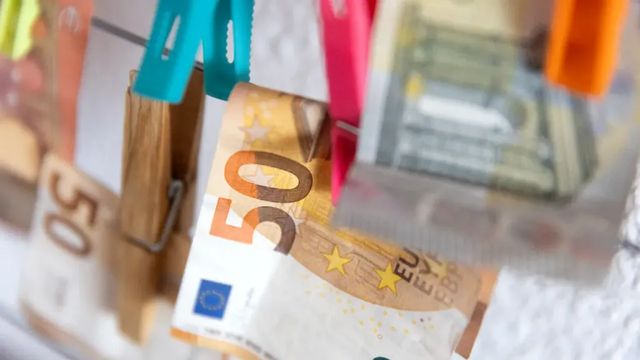 Euro se depreciază ușor, în timp ce Dolarul se întărește: Cursul valutar afișat de BNM