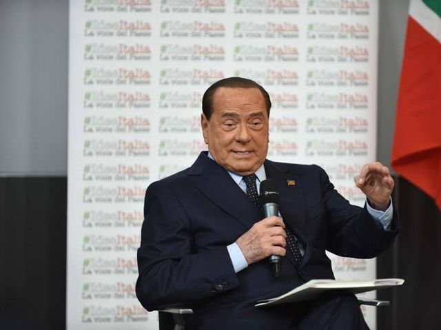 Berlusconi: "Al governo con la Lega per evitare isolamento Ue"
