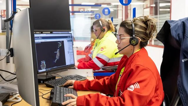 Un muerto y 14 heridos, tres graves, tras precipitarse un autobús en La Gomera