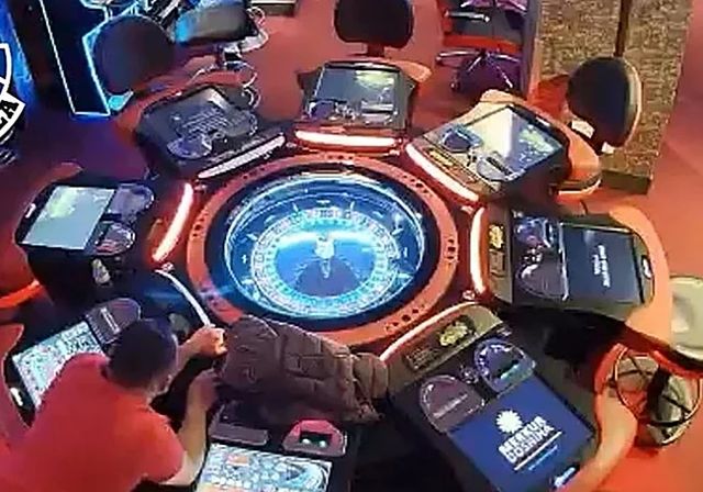 Un Ocean's Eleven a la vasca: trucan las ruletas de cinco salones de juego y se llevan 370.000 euros