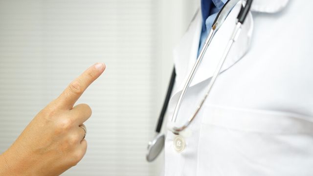 Арестуваха лекар за подкупи при издаване на ТЕЛК решения в Пазарджик