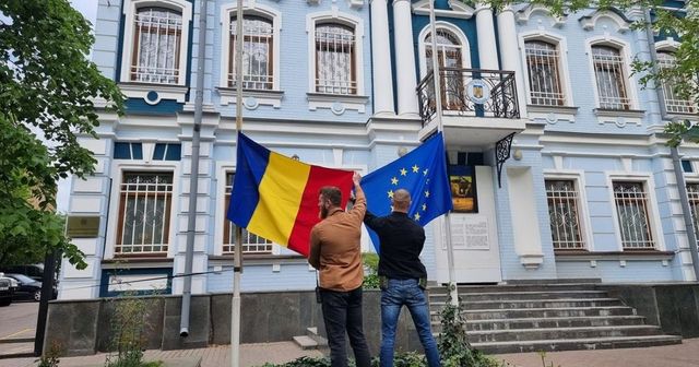 Ambasada României la Kiev a luat măsuri suplimentare în vederea asigurării protecției personalului