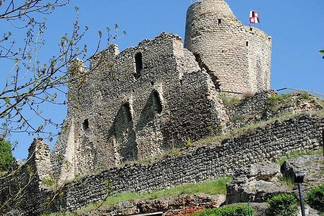 Česko má nový rekord. Věž zříceniny Michalovice je nejšikmější stavbou světa