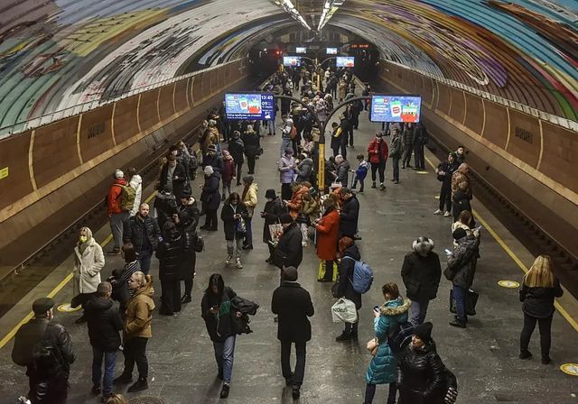 El metro de Kiev se para por primera vez desde el inicio de la invasión rusa