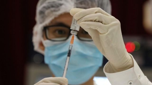 Profesorii din Grecia care refuză vaccinarea ar putea fi suspendați fără plată până la imunizare