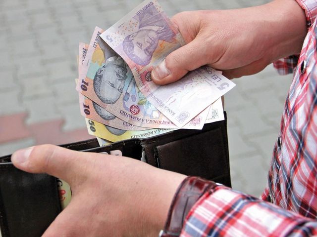 Salariul mediu net a urcat la 5.268 lei în octombrie. Unde se câștigă cel mai bine