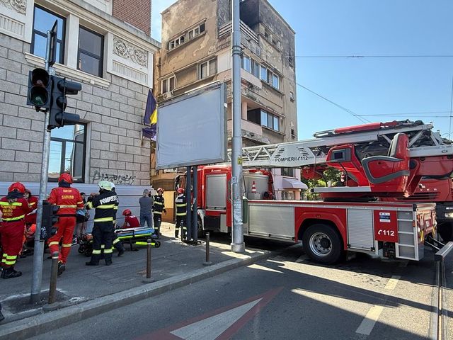 VIDEO Incendiu cu victime pe bulevardul Dinicu Golescu