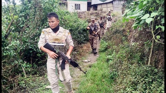 Mob loots arms, ammunition from Manipur police station