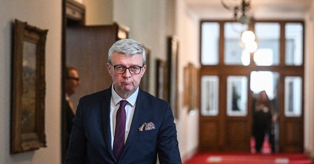 Česko jedná se Slovenskem o možnosti dodávek pohonných hmot, řekl Havlíček