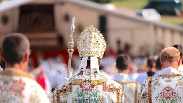 Il Papa ai lefebvriani, 'vi prego con il cuore, tornate indietro'