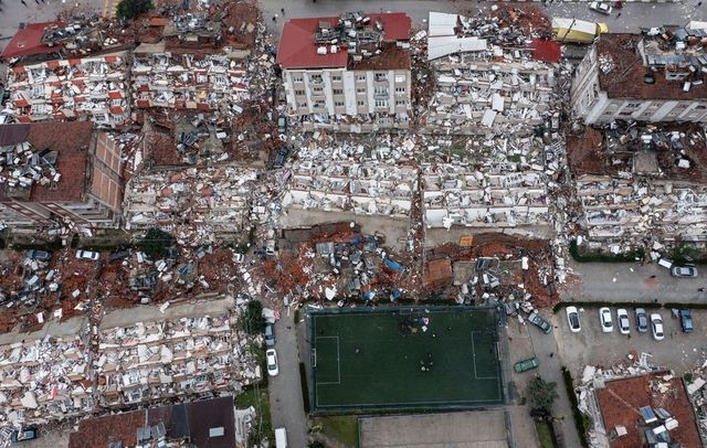 Cutremure: 15.000 de decese. Erdogan recunoaște că guvernul a întâmpinat unele probleme