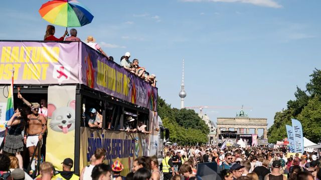 Un muerto y 14 heridos por un atropello masivo durante la fiesta del Orgullo en Berlín