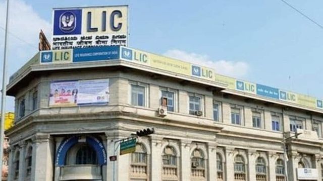 Centre Announces Welfare Measures For LIC Agents, Employees