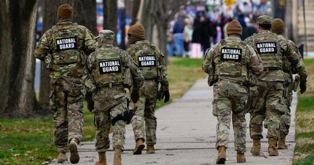 Guardia Nazionale a Chicago, la Corte Suprema boccia Trump