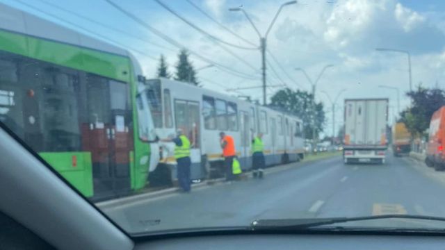 Accident grav în Capitală! Două tramvaie s-au ciocnit violent pe Șoseaua Giurgiului
