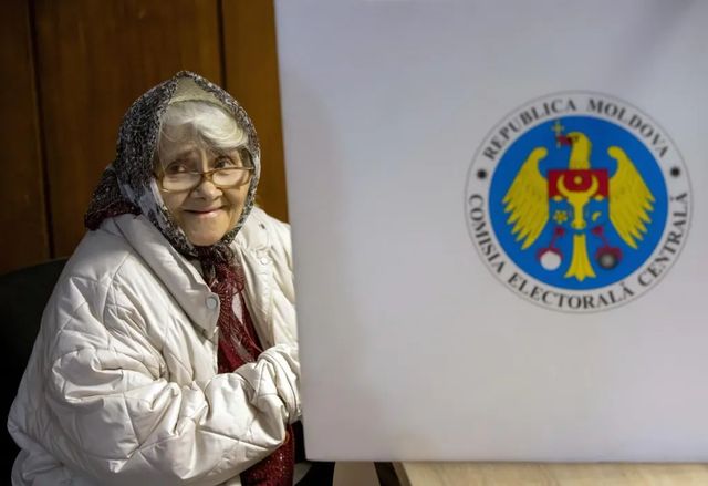 Alta movilización electoral en Moldavia, que hoy decide entre Europa y Rusia