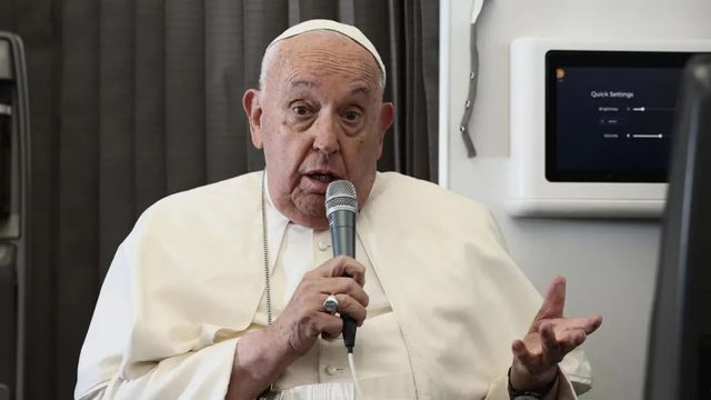 El papa confirma que está pensando en viajar a Canarias por la crisis migratoria