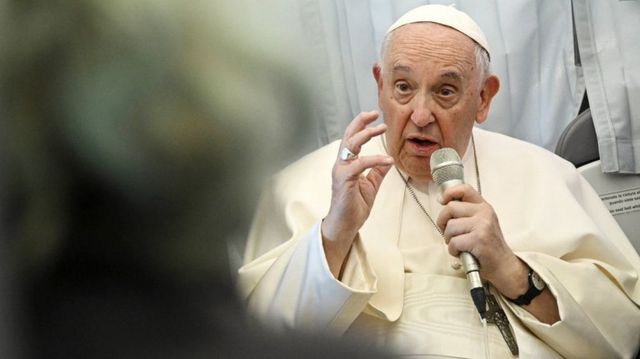Papa Francisc susține că Vaticanul este implicat într-o misiune secretă pentru un plan de pace în Ucraina