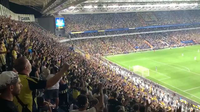 Scene incredibile la meciul lui Dinamo Kiev, echipa lui Mircea Lucescu! Fanii lui Fenerbahce au scandat numele lui Vladimir Putin