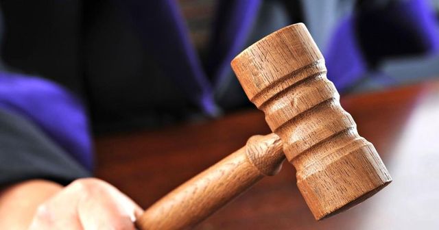 Za pokus o vraždu bezdomovce uložil soud chlapcům tresty vězení