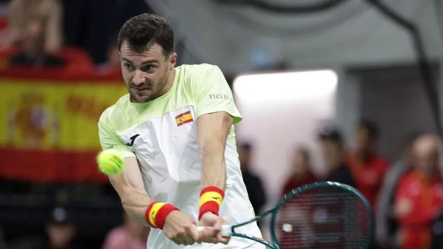 Pedro Martínez adelanta a España con su primera victoria individual en la Davis