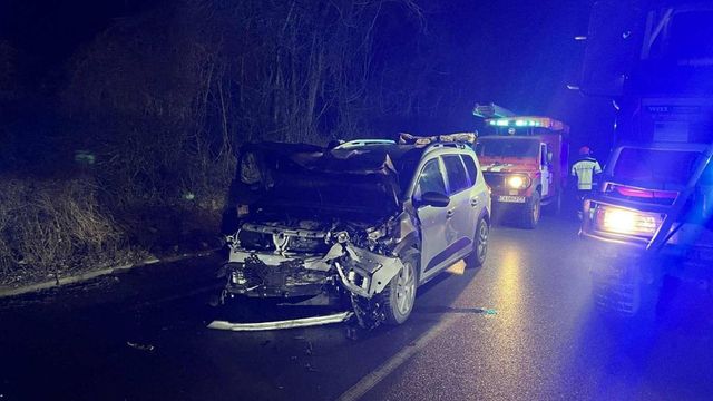 Дете загина, след като тир се завъртя в Прохода на републиката и удари кола