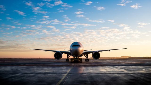 Заради ураганен вятър: Пренасочиха полети на летище „Васил Левски“ в София