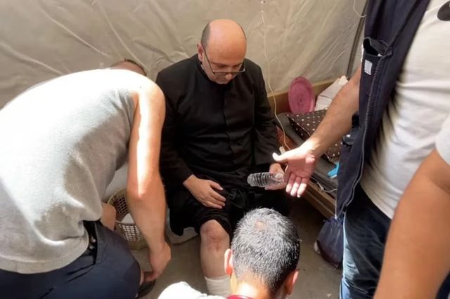 Aviones israelíes bombardean la única iglesia católica de Gaza