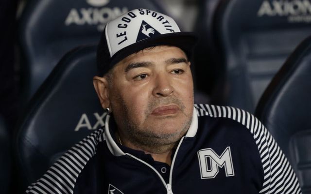 Raport privind moartea lui Maradona: A agonizat, a fost abandonat de echipa medicală