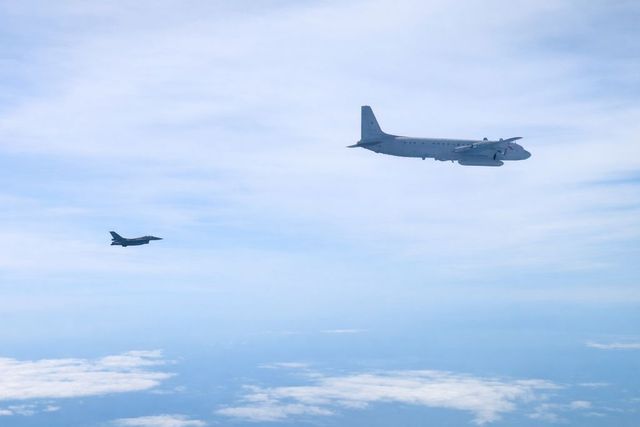 Avioanele F-16 românești au interceptat o aeronavă rusă în spațiul aerian internațional al Țărilor Baltice