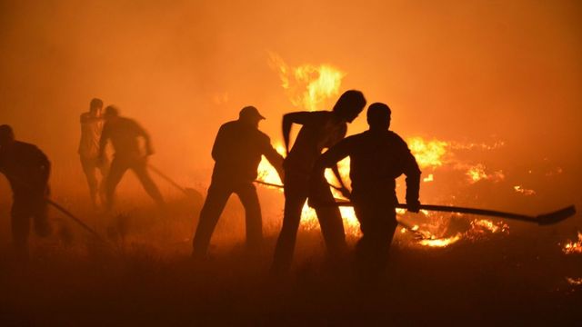 Голям пожар избухна край Велико Търново