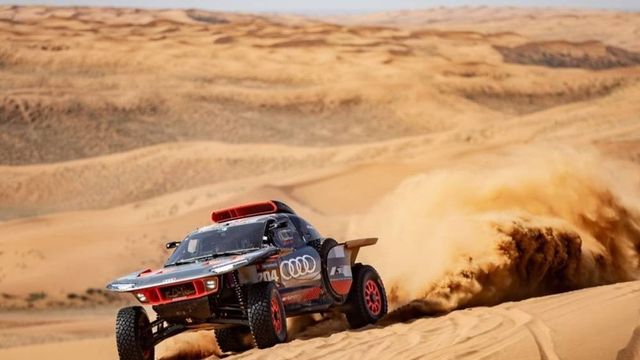 Carlos Sainz ya acaricia el triunfo en el Dakar