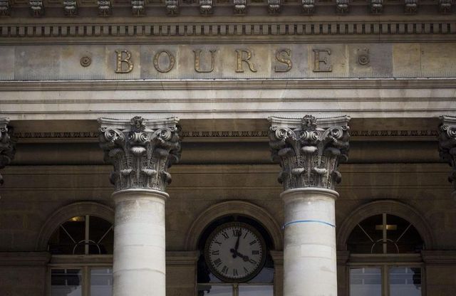 Borsa: Europa riduce calo dopo inflazione Eurozona, Milano -0,3%