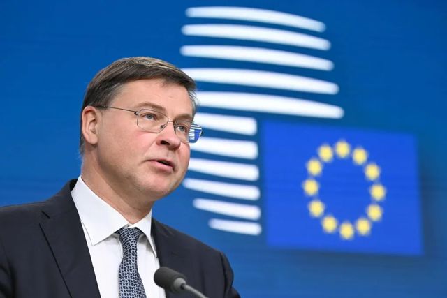 Bollo auto, il commissario Ue Dombrovskis: c’è un margine per gestire liquidità da progetti Pnrr
