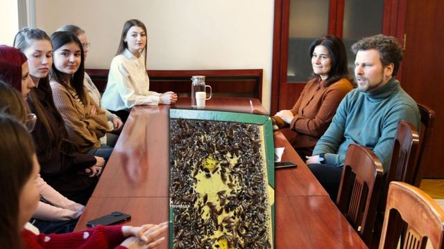 Ministrul Educației, Dan Perciun, s-a întâlnit cu studenți care au semnalat prezența gândacilor în unul din căminele UTM