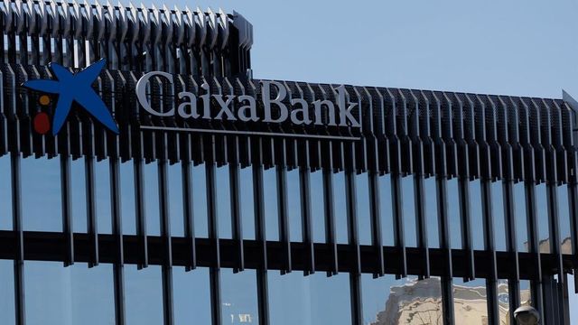 CaixaBank reestablece sus servicios de app y banca online