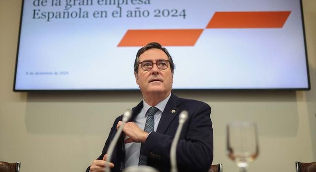 La CEOE propone una subida del salario mínimo igual a la de los funcionarios: un 1,5%