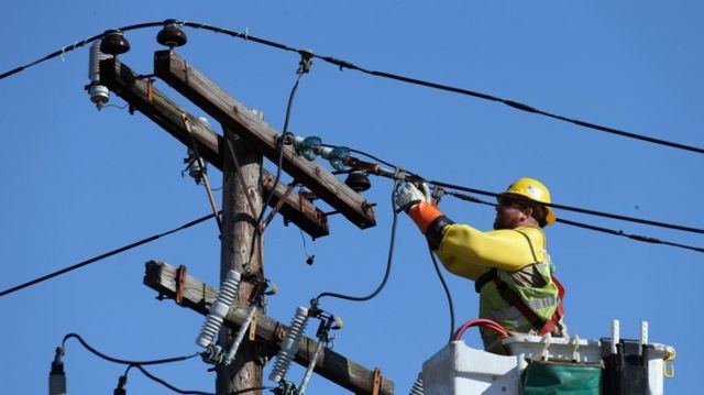Mii de consumatori din Chișinău au rămas fără curent electric