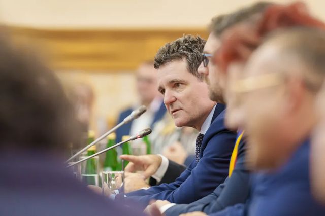Nicușor Dan, despre majorarea salariului minim: Toată lumea vrea salarii mai mari, dar s-ar putea pierde mii de locuri de muncă