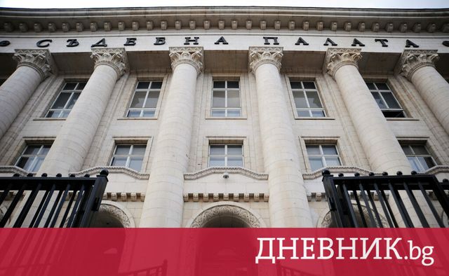 Полицията проверява сигнал за взривно устройство в Съдебната палата в София