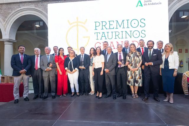 La delegación del Gobierno andaluz hace entrega de los Premios Taurinos de la provincia