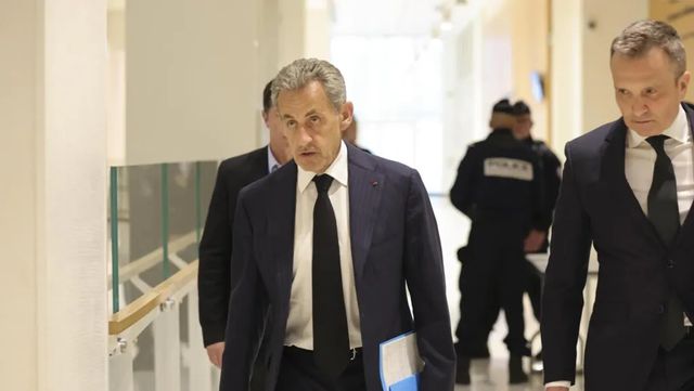 Sarkozy comparece en el inicio del juicio por la financiación libia