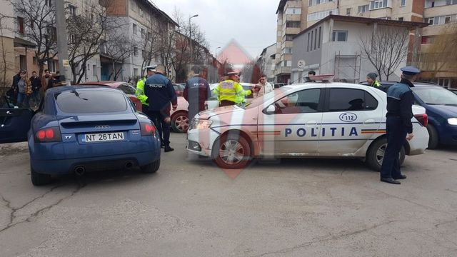 Iași: Mașină de poliție accidentată de șoferul pe care îl urmărea în trafic